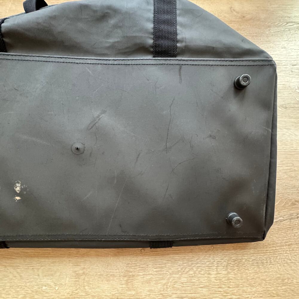FootJoy Lightweight Travel Duffel Bag - Picture 5 of 9